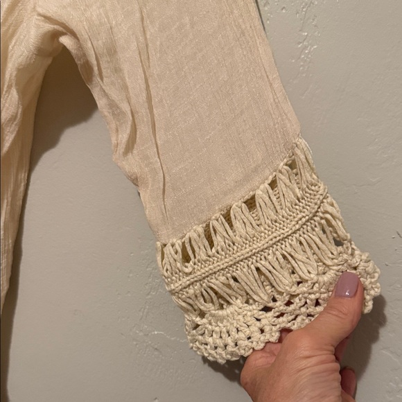 Elegant Cream Crochet Trim Women's Tunic Small - Picture 5 of 9